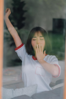 五个黑人玩一个女5P的小说